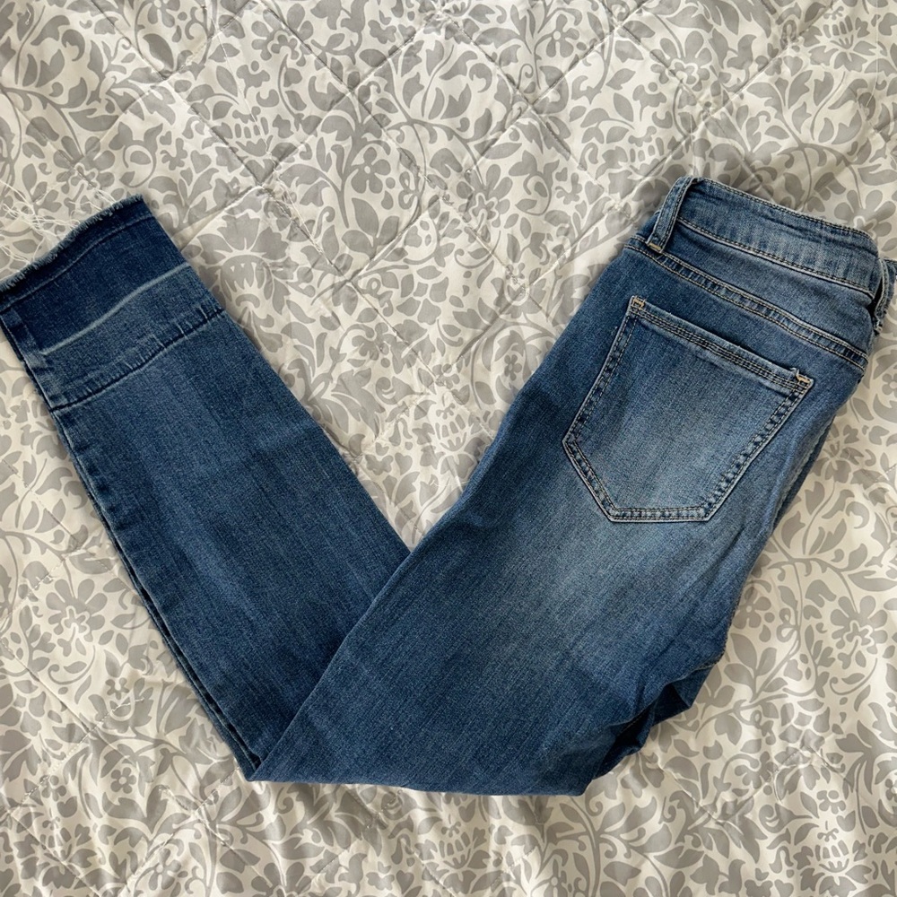 Kiki LaRue jeans size 9 distressed